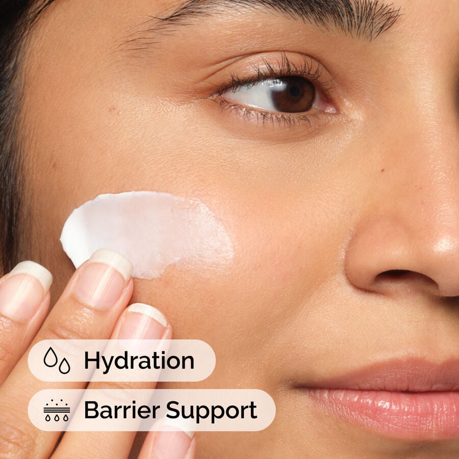 natural-moisturizing-factors-ha-x4 ord-natural-moisturizing-factors-ha-model-application-with-benefits.jpg